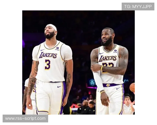 勒布朗篮下强攻改变进攻结构 拉开与浓眉关键投冲突差距